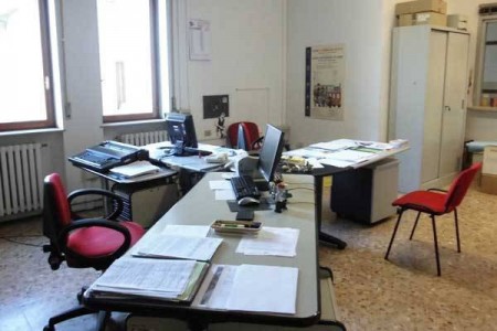 Simaghis. Dispositzionis po cuntatai e po intrai a is Ufìtzius comunalis
