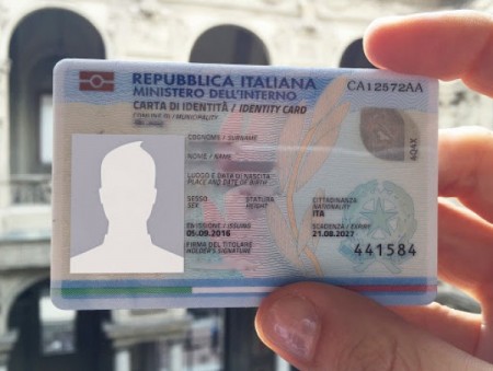 Simaghis. Perlongada sa scadèntzia de sa Carta de identidadi